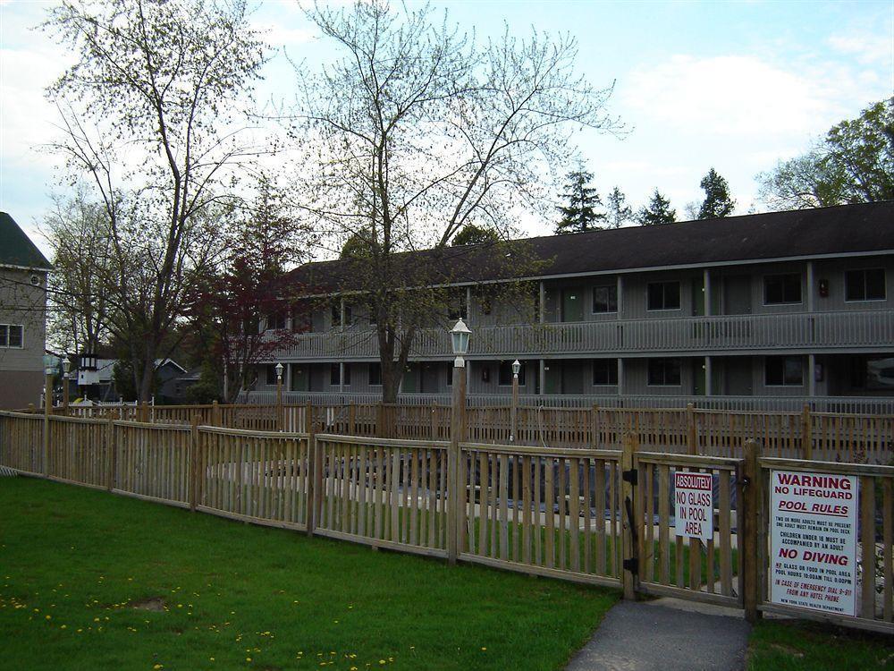 Lake George Suites Extérieur photo