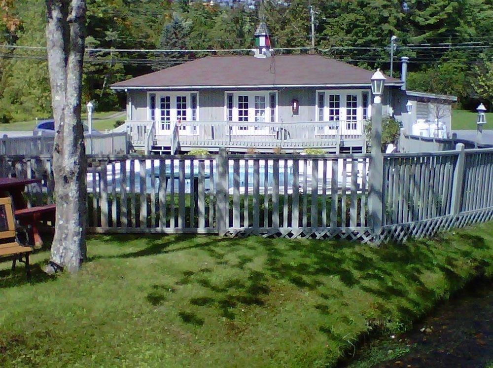 Lake George Suites Extérieur photo